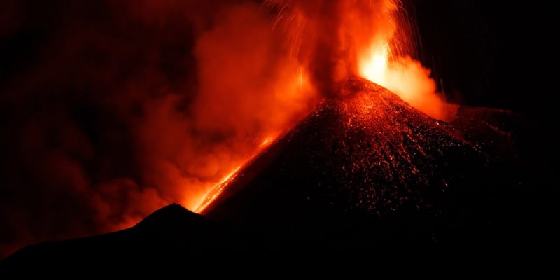 Erupce Etny nastala v noci na pondělí.