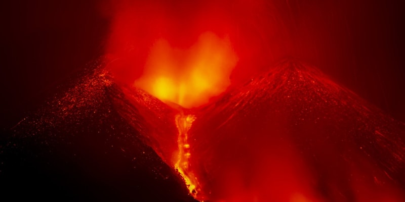 Erupce sopky Etna na jihu Itálie
