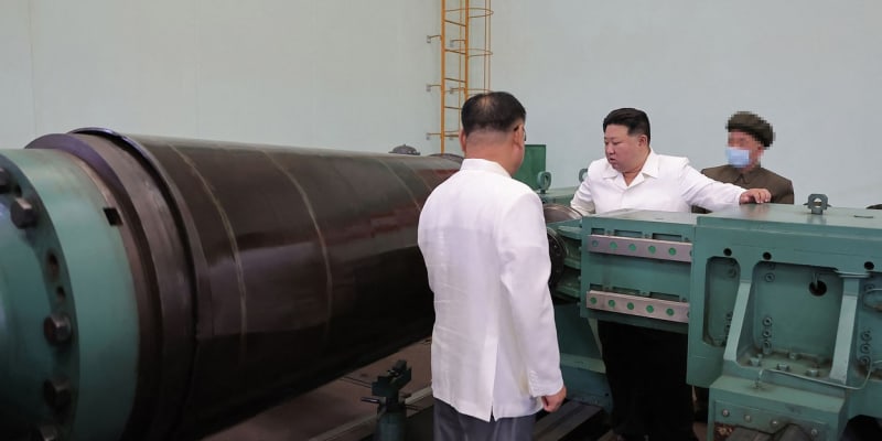 Severokorejský vůdce Kim Čong-un navštívil klíčové továrny na výrobu zbraní