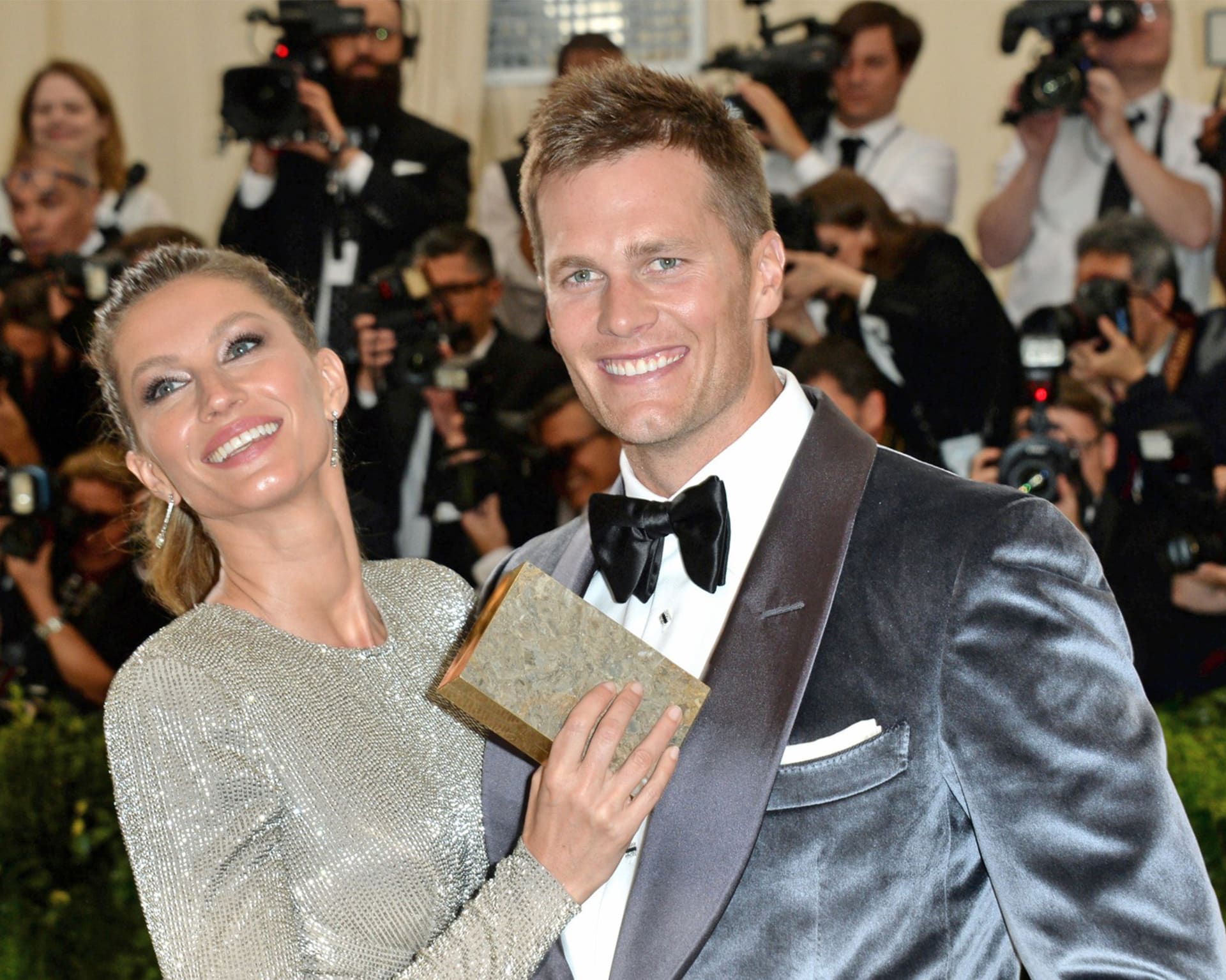 V loňském roce skončilo také manželství nejúspěšnějšího hráče amerického fotbalu Toma Bradyho a původem brazilské top modelky Gisele Bündchen.