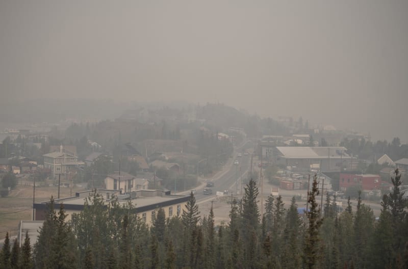 Kanadská Severozápadní území vyhlásila nouzový stav kvůli požárům.