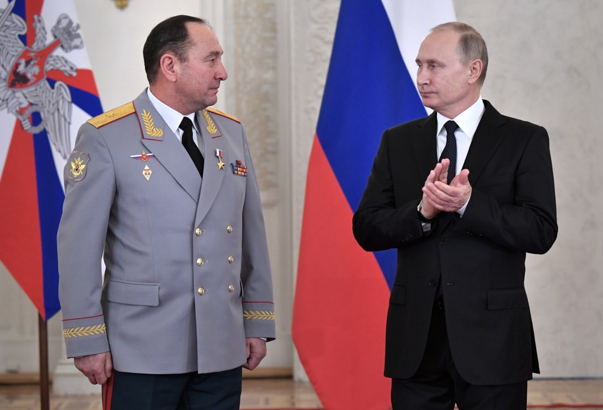 Putin v roce 2017 vyznamenal generála Židka za vojenské tažení v Sýrii. 