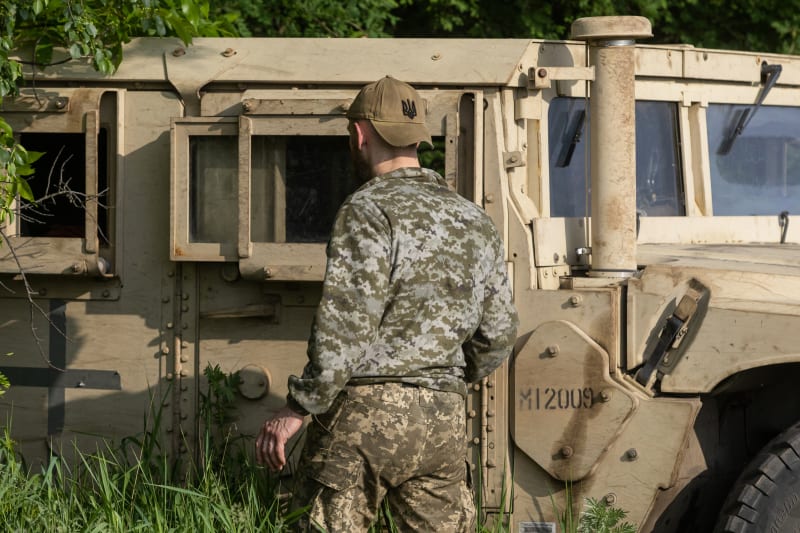 Terénní vozy Humvee využívají i ukrajinští operátoři dronů