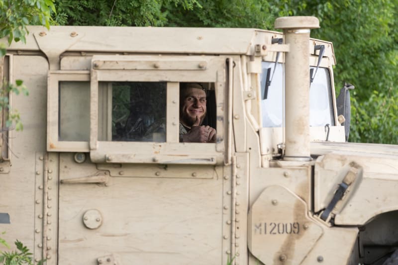 Humvee poskytuje ochranu před lehkými zbraněmi a minami