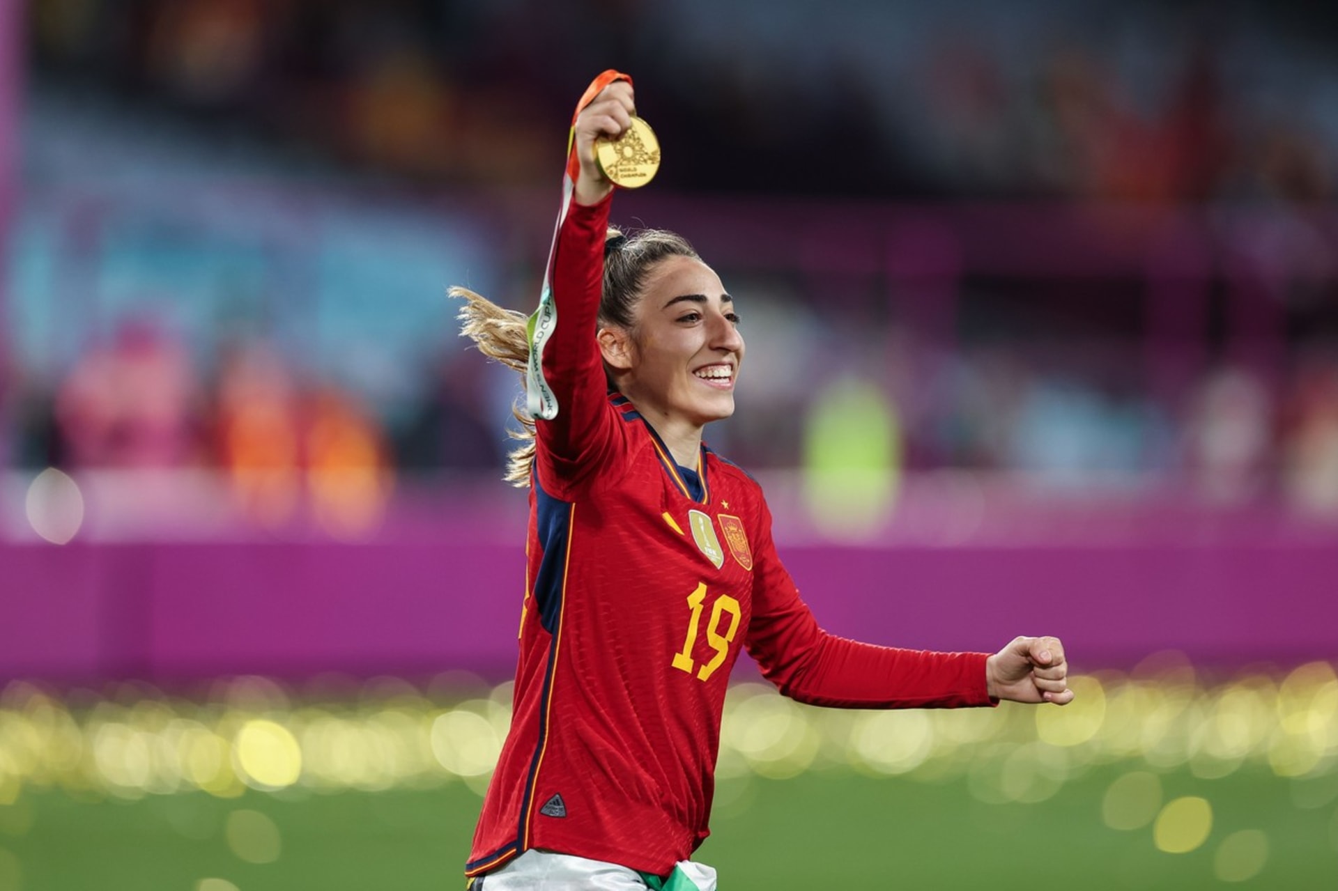 Španělská fotbalistka Olga Carmonová se ihned po finálové výhře dozvěděla, že její otec zemřel