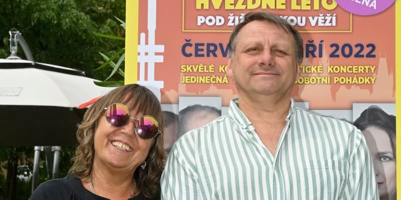 Barbora Hrzánová má s manželem Radkem Holubem syna Antonína. 