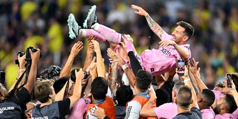 Messi se svým 44. vítězstvím v turnaji stal fotbalistou s nejvíce trofejemi v historii.