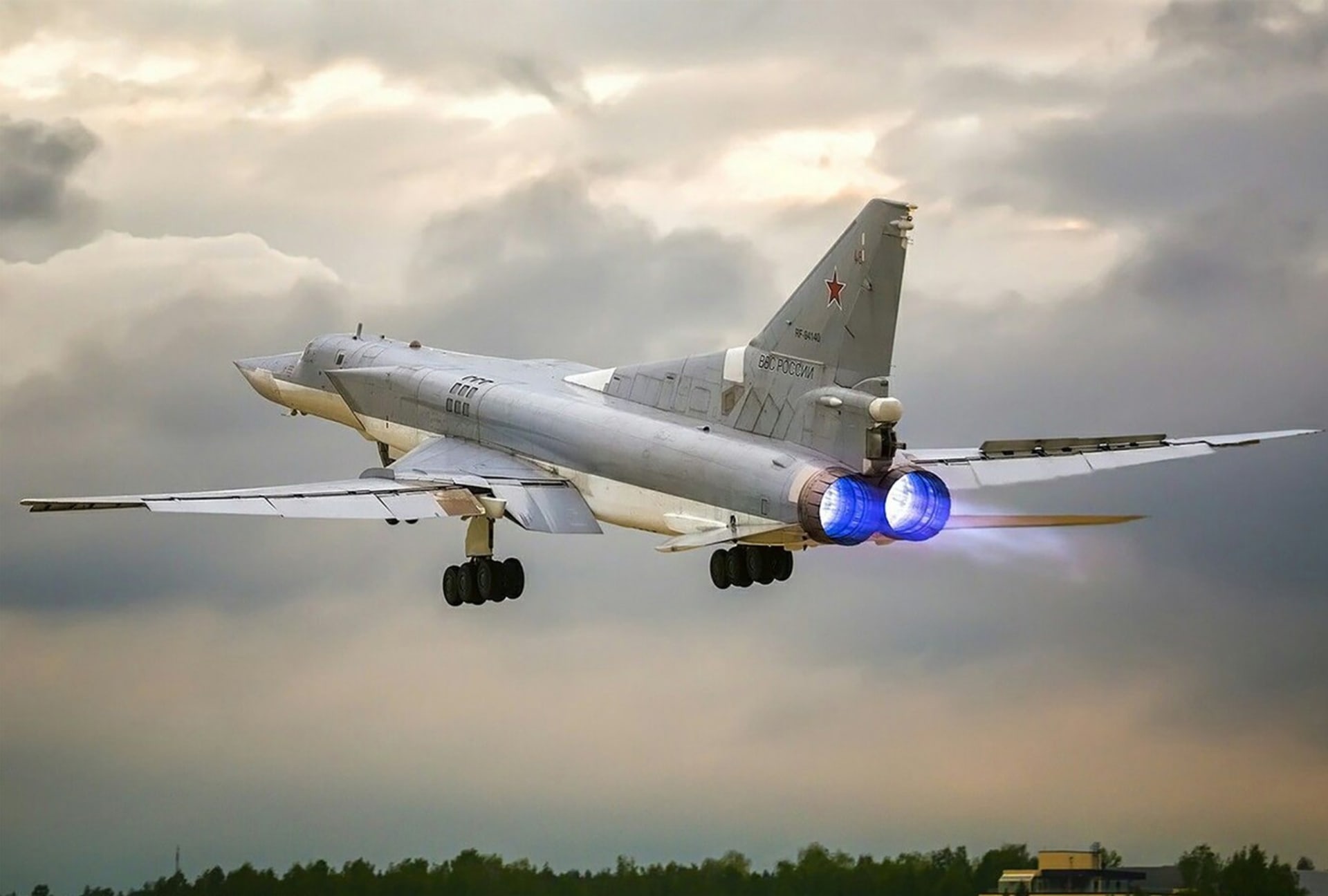 Ruský strategický nadzvukový bombardér Tu-22M3