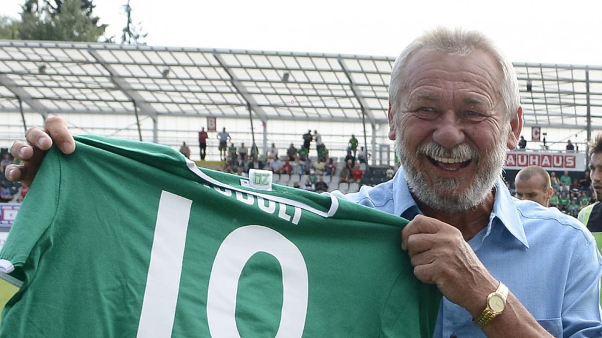 Ve věku 77 let zemřel fotbalista Rudolf Svoboda.