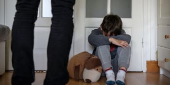 Děsivý případ pedofilie v Michalovcích: Muž měl zneužít chlapce a nakazit je pohlavní nemocí