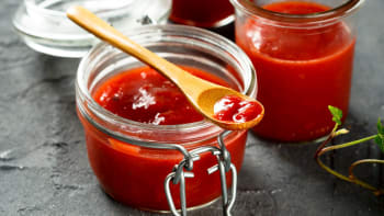 Domácí pečený kečup – jednoduchá příprava v troubě a výraznější chuť zralých rajčat