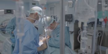 Úspěch lékařů z Liberce: Dělají operace, na které si jinde netroufnou. Obhájili i certifikát
