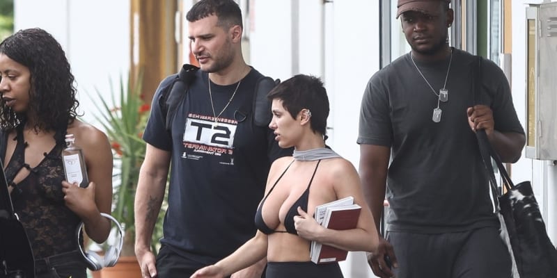 Kanye West s manželkou Biancou Censori tráví dovolenou v Itálii.