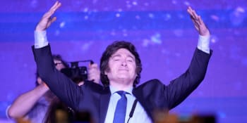 Hájí prodej orgánů i sex ve třech. „Argentinský Trump“ je favoritem prezidentských voleb