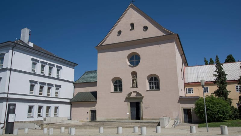 Muzeum barokních soch sídlí v bývalém kapucínském kostele sv. Josefa z druhé poloviny 17. století.