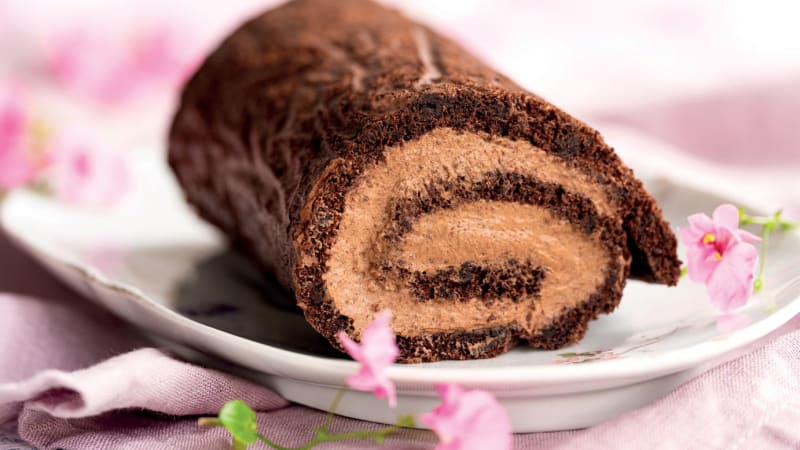Černá roláda s kakaem a čokoládou podle Cukrařinky 