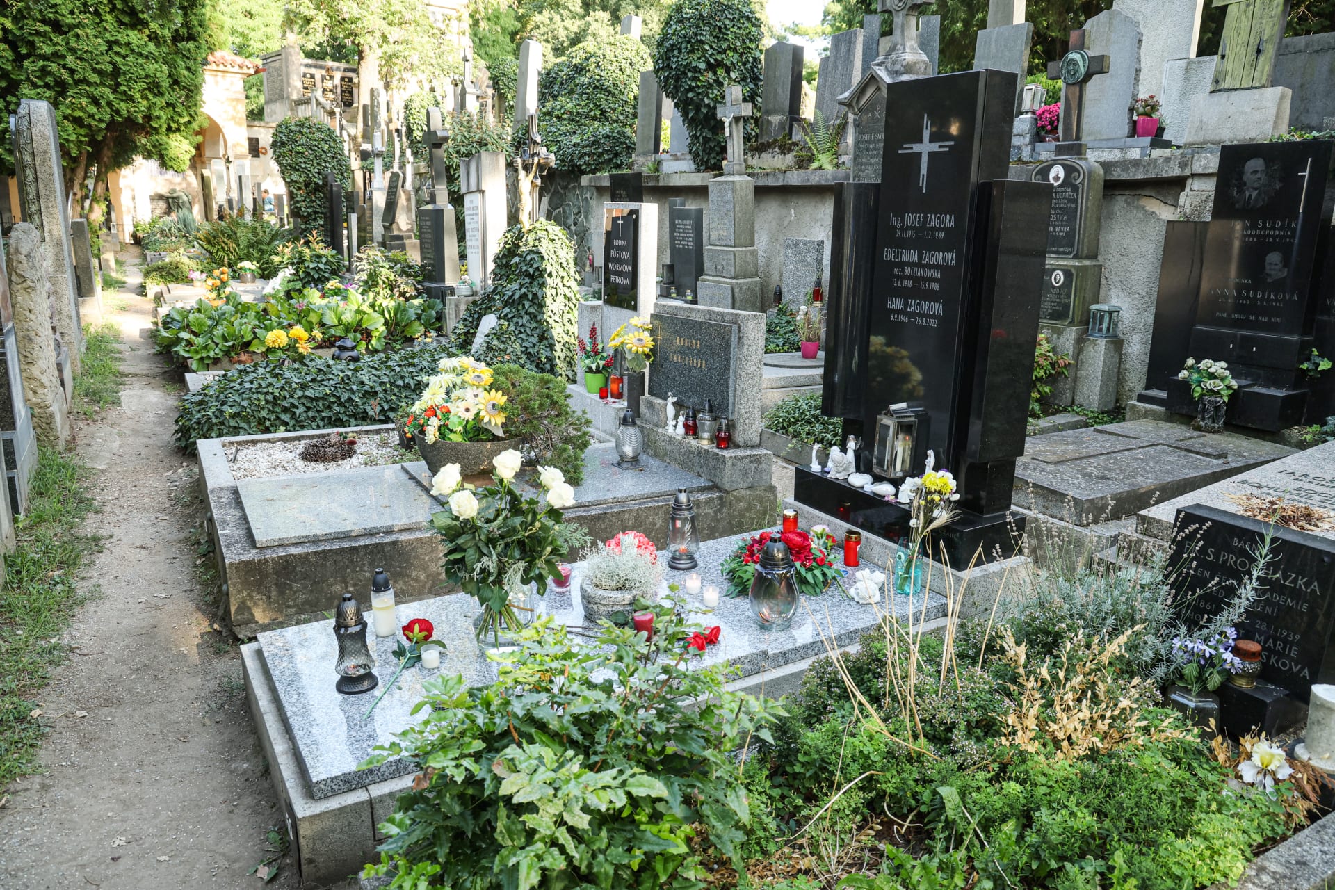 Hrob Hany Zagorové na Vyšehradě