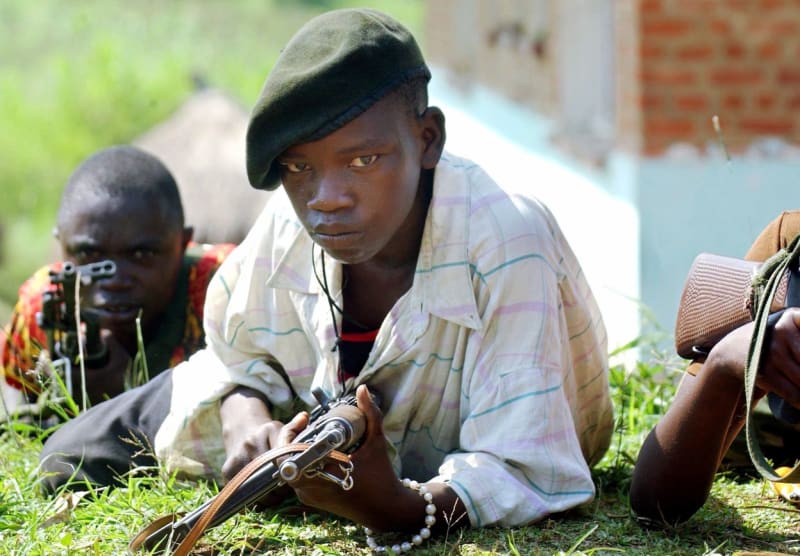 Do afrických bojů se zapojují i dětští vojáci, v tomto případě z Demokratické republiky Kongo.