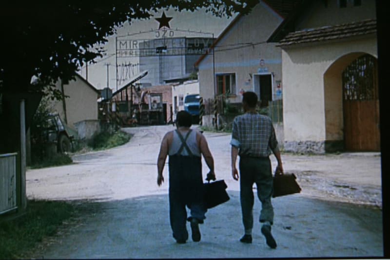 Scéna z legendárního snímku Vesničko má středisková