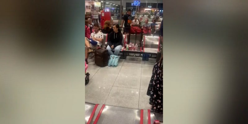 Češi uvízli na letišti v Bulharsku.