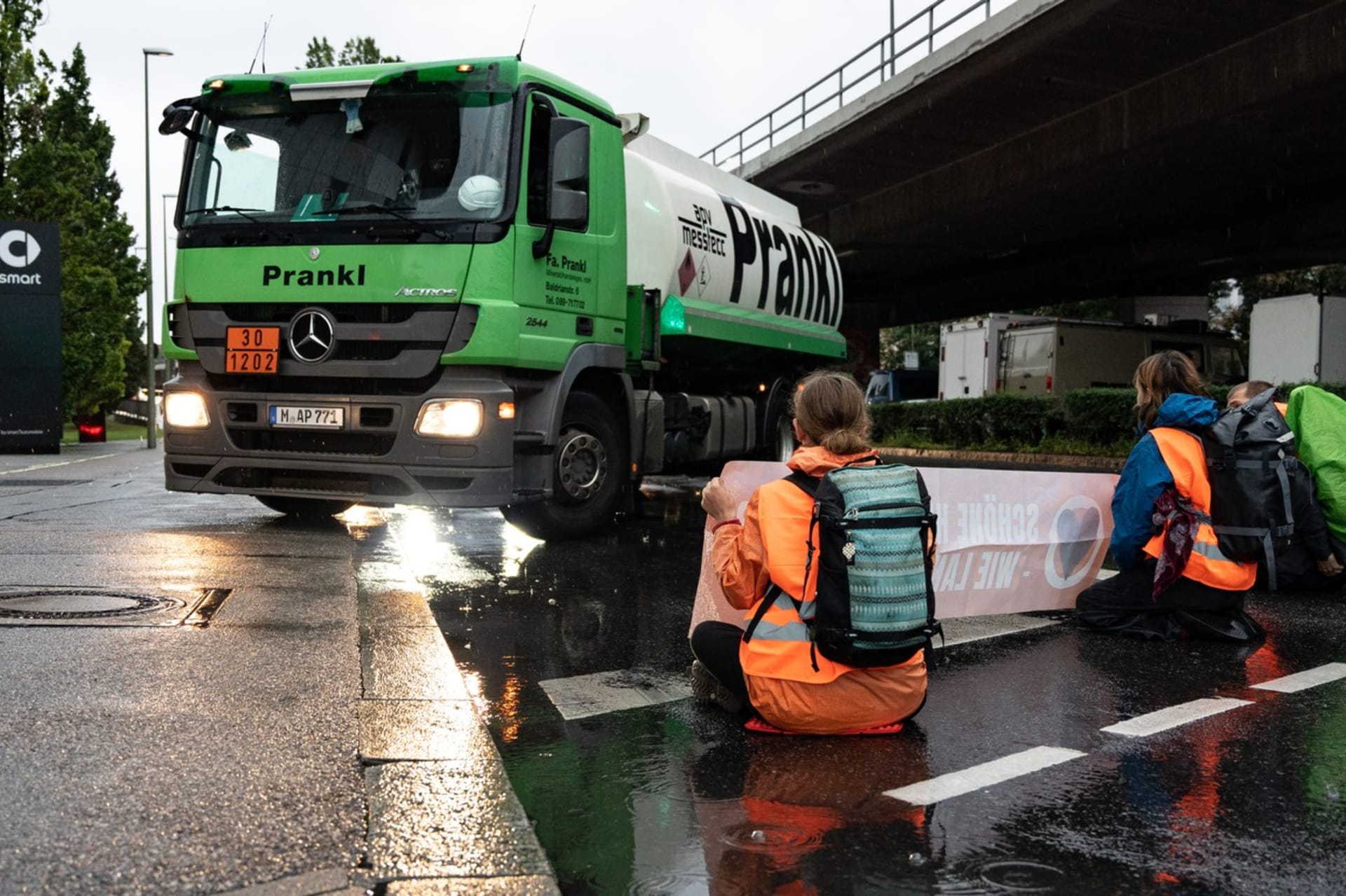 Doprava v Mnichově kolabovala kvůli protestu aktivistů Poslední generace.