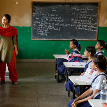 Učitelka v Indii nutila děti fackovat muslimského spolužáka