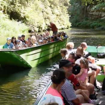Plavbu po řece Kamenici si návštěvníci oblíbili.