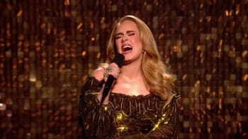 Zpěvačka Adele bojuje se zdravotními problémy. Popsala kolaps při koncertu
