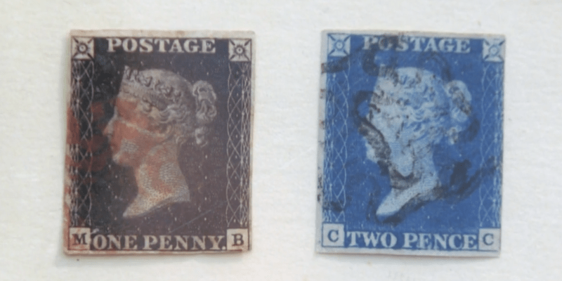 Vůbec první poštovní známka na světě vznikla v Anglii. 