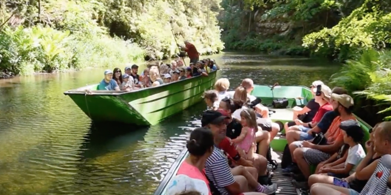 Plavbu po řece Kamenici si návštěvníci oblíbili.