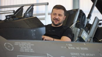 Kdy Ukrajina dostane stíhačky F-16?