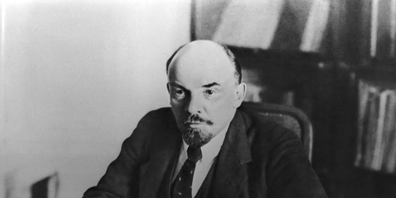 Lenin při práci