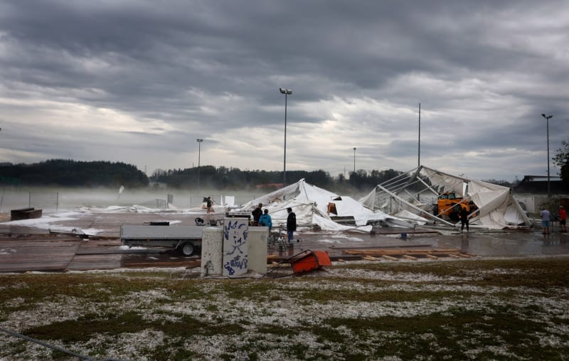 Silné bouřky doprovázené krupobitím způsobily v Bavorsku značné škody