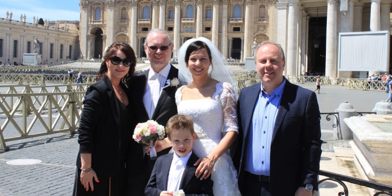 Druhá svatba Vaša Patejdla s manželkou Miluší ve Vatikánu (2015).