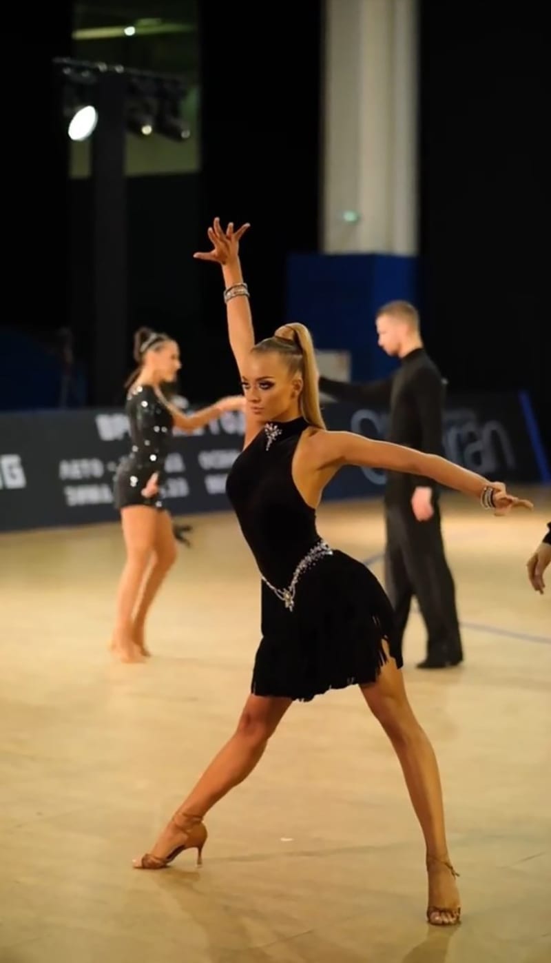 Varvara získala řadu ocenění jako tanečnice v latinskoamerických tancích.