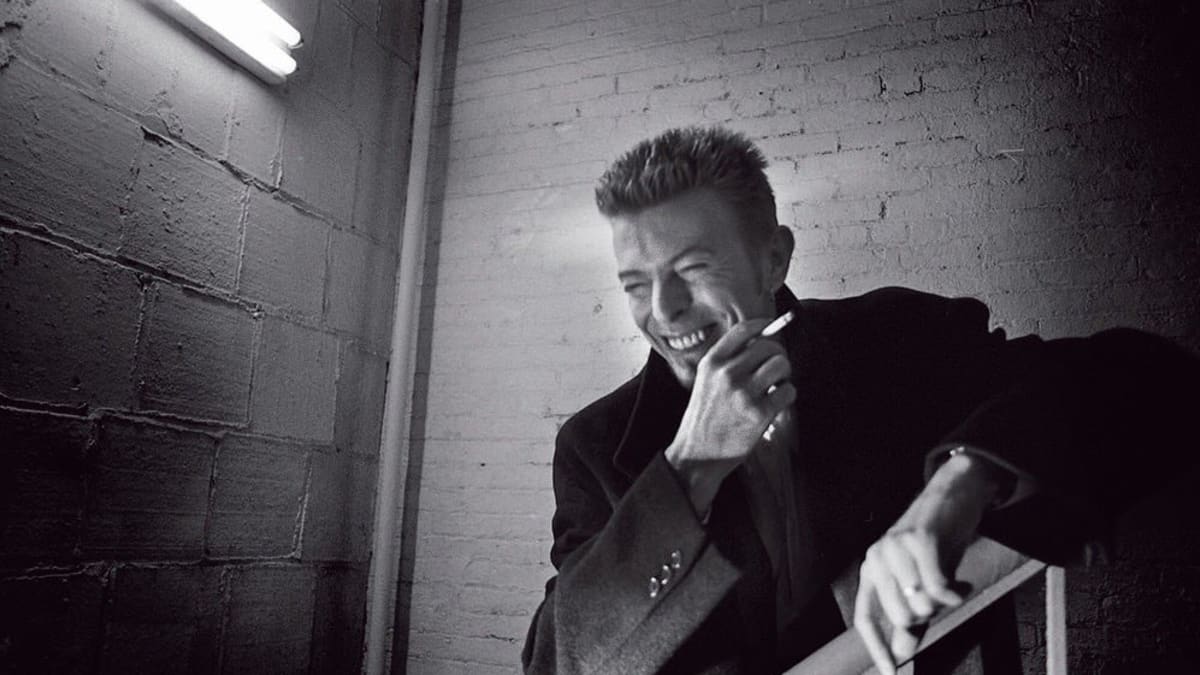 Úsměv Davida Bowieho zachycený Antonínem Kratochvílem