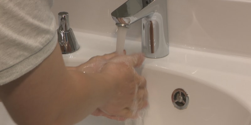 Nejen v době zimních měsíců by lidé měli myslet na základní hygienická opatření, mezi něž se řadí i pravidelné a důkladné mytí rukou.