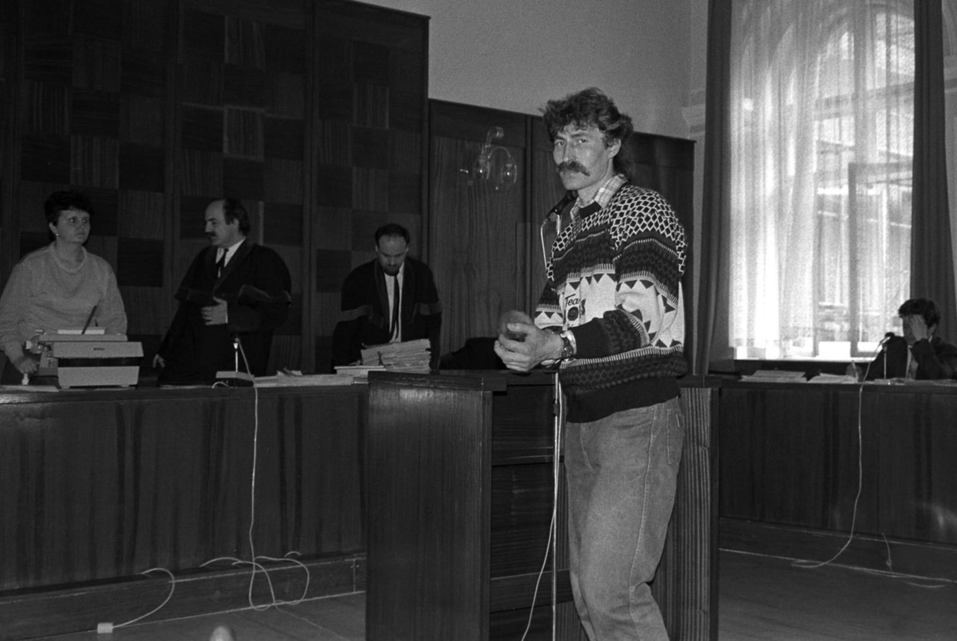 Václav Bareš u soudu v roce 1992