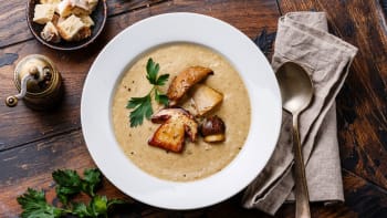 5 způsobů, jak vylepšit obyčejnou houbovou polévku na gurmánskou úroveň 