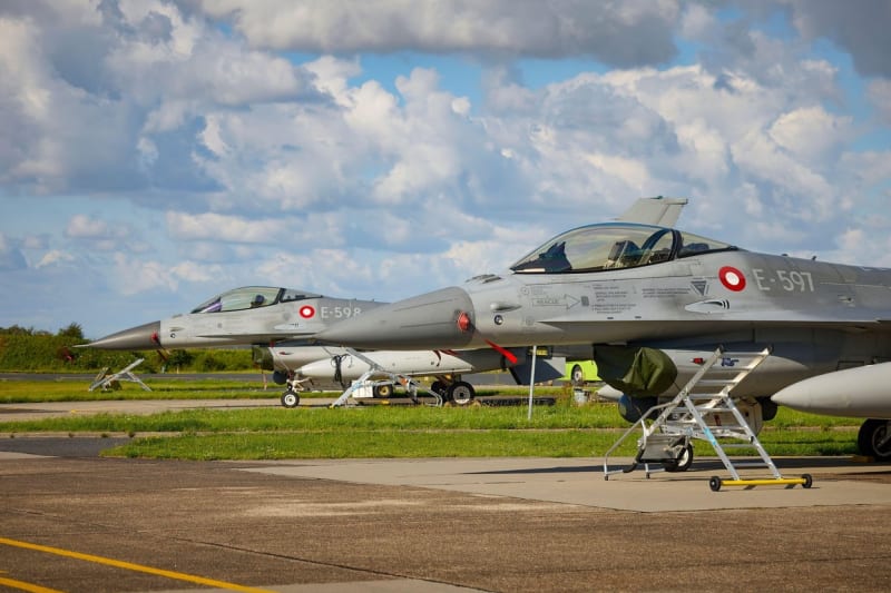 F-16 v barvách dánského vojenského letectva 