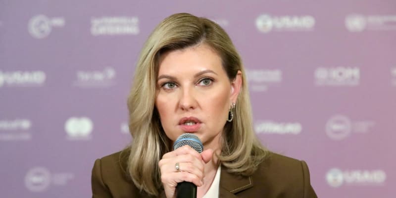 Olena Zelenská na tiskové konferenci před summitem prvních dam a pánů v Kyjevě (4. 9. 2023).