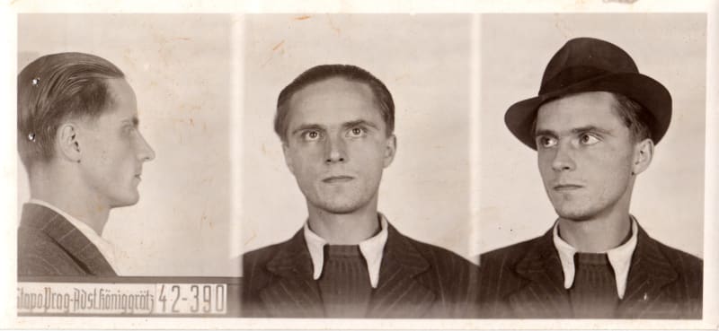 K obětem Krvavých nocí patřil i český odbojář Karel Nesnídal. V berlínské věznici Plötzensee bylo mezi 7. a 10. zářím 1943 oběšeno 250 odbojářů, z toho přes 100 Čechů.