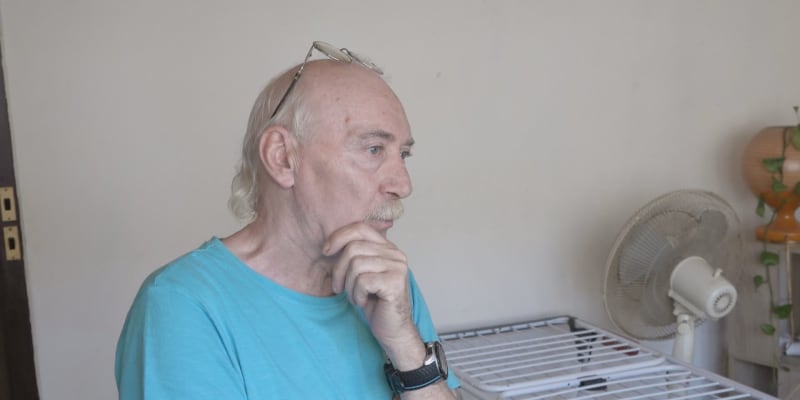 Peter Čaplák čeká na důchod už přes rok. Jeho rodina se tak dostala do existenčních problémů.