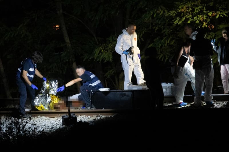 Čtyři lidé zahynuli u Barcelony při přecházení kolejí, srazil je vlak