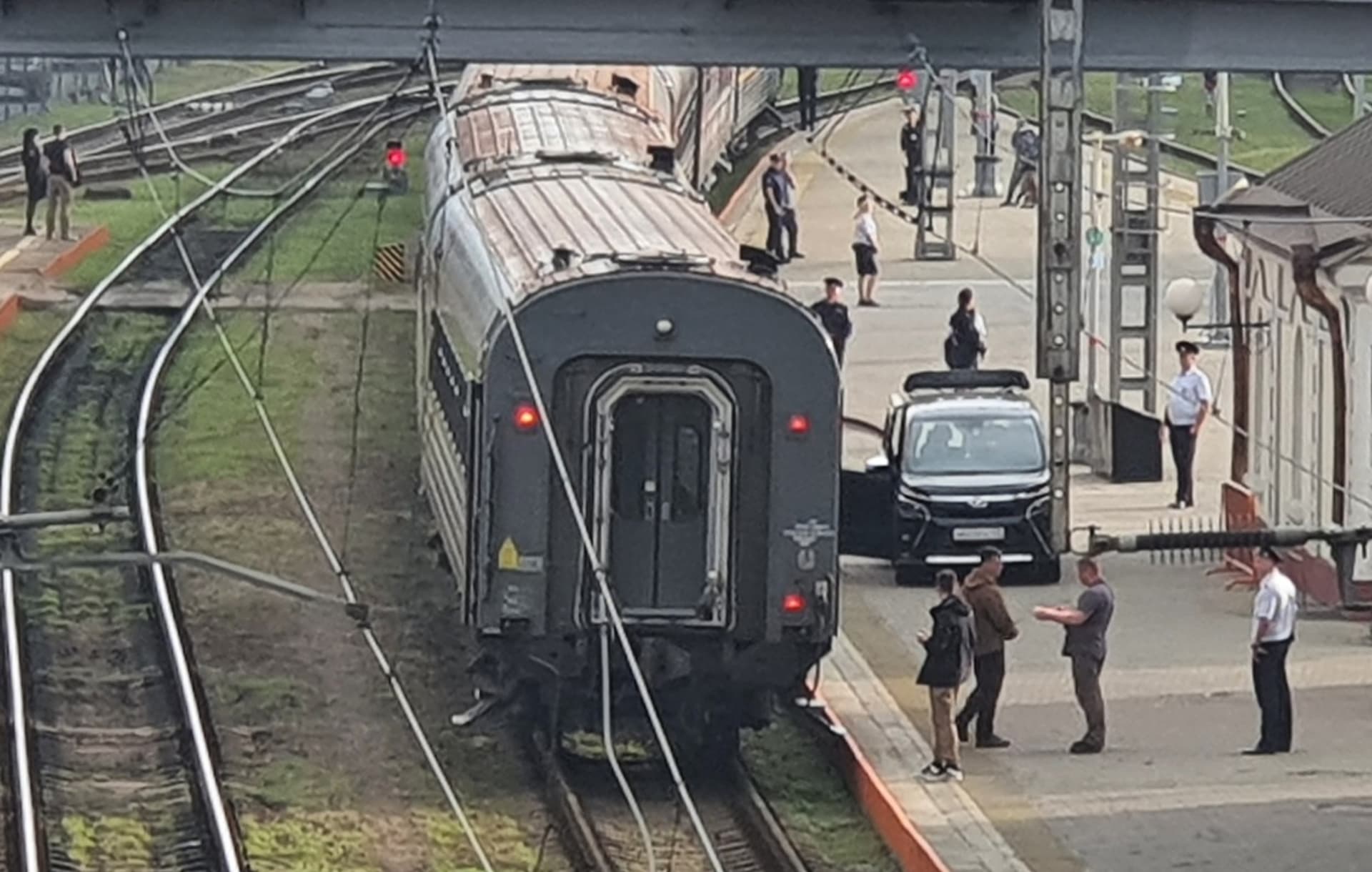 Vůdce KLDR Kim Čong-un dorazil obrněným vlakem do Ruska