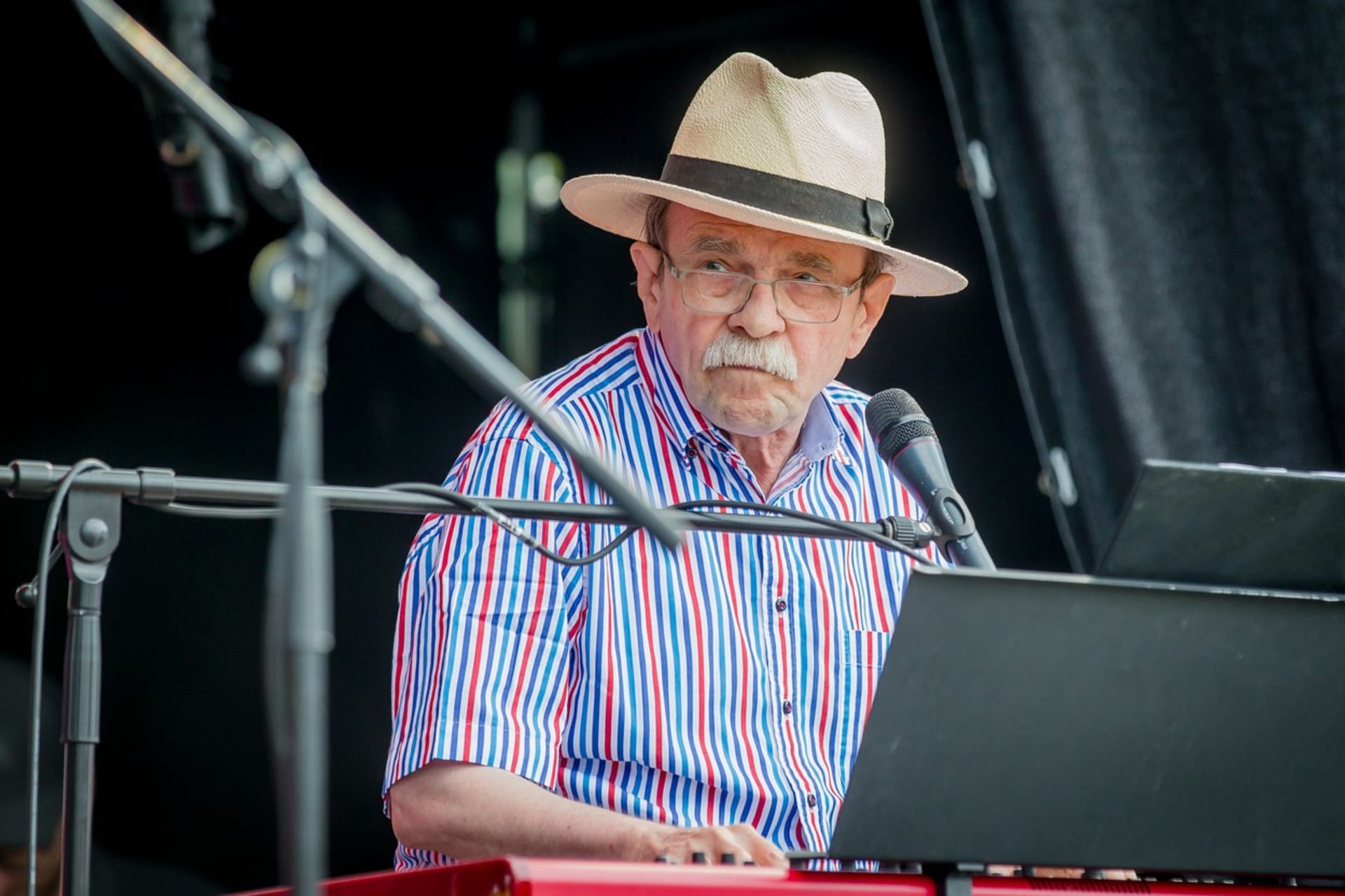 Jaroslav Uhlíř během svého koncertu před dvěma roky. 