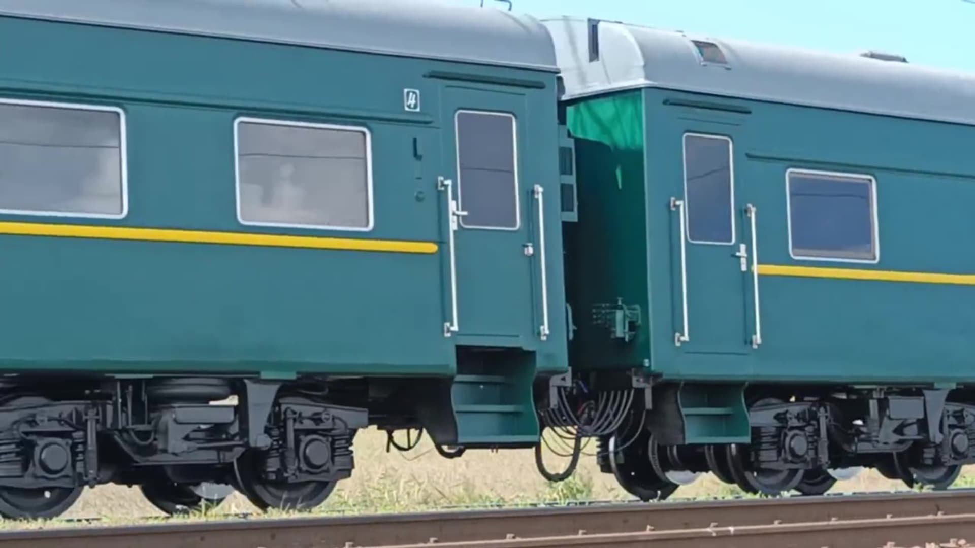 Dynastie Kimů z KLDR už po léta k cestám využívá obrněný vlak.