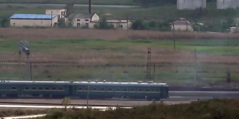 Kim Čong-un dorazil obrněným vlakem do Ruska