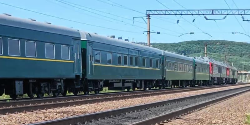 Dynastie Kimů z KLDR už po léta k cestám využívá obrněný vlak.