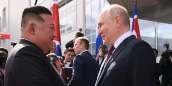 Velké setkání diktátorů: Rusko vede svatou válku proti Západu, řekl Kim Čong-un Putinovi